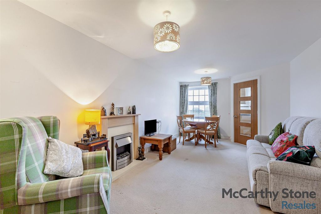 Property photo 1 of 23 8651489-Interior04-800.Jpg