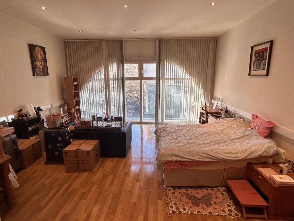 Property photo 3 of 6