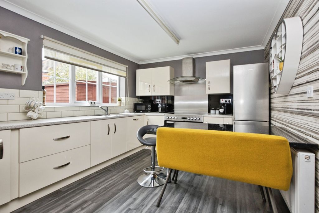 Property photo 3 of 16 Photo #3