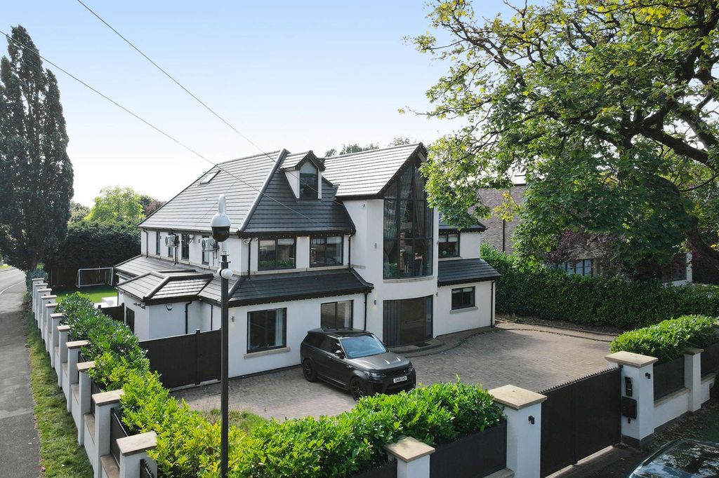 Property photo 1 of 39