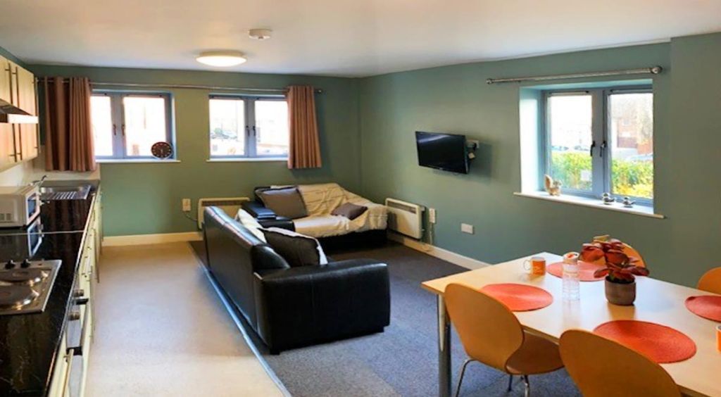 Property photo 1 of 9