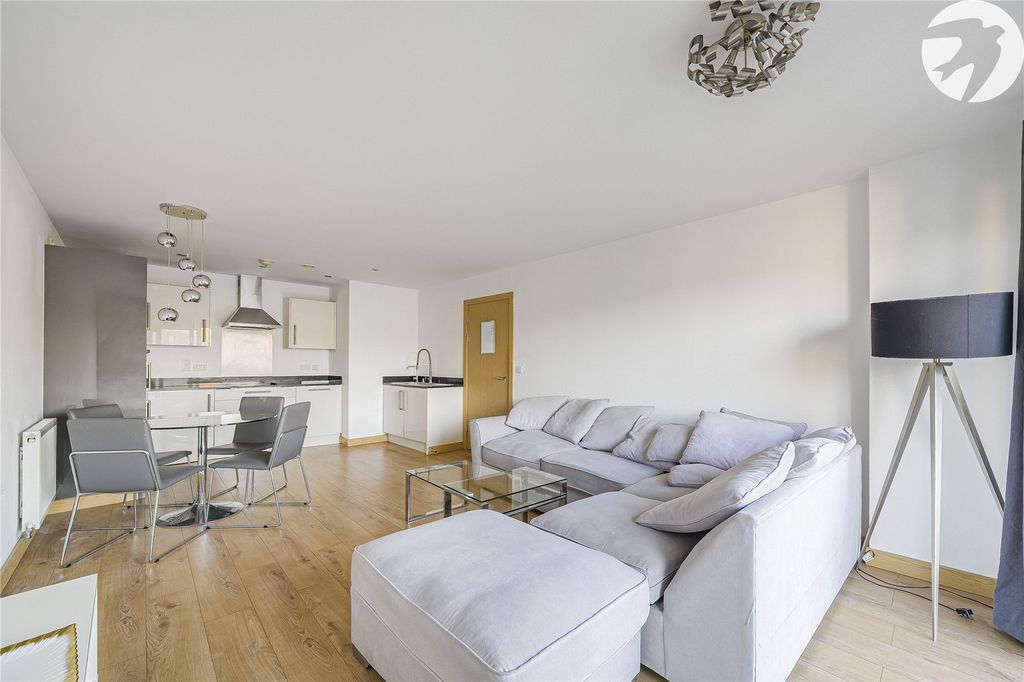 Property photo 3 of 30 Living Room