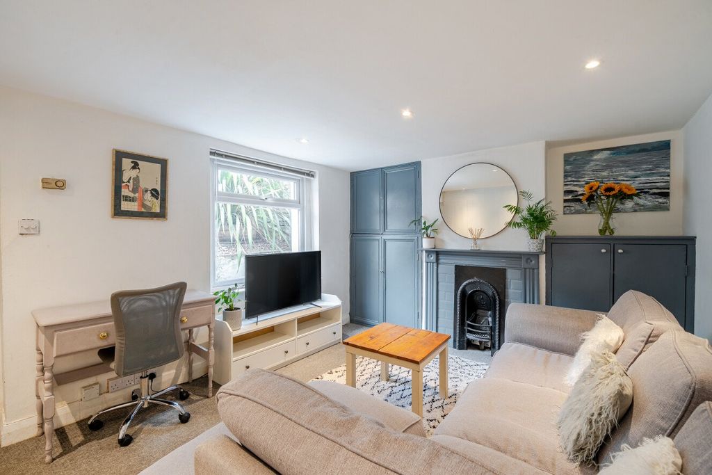 Property photo 1 of 7 Picture No. 10