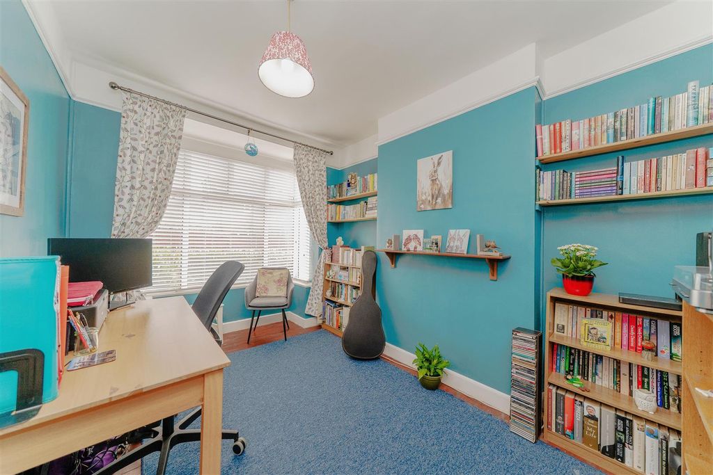 Property photo 3 of 31 180Gristhorpe-18.Jpg