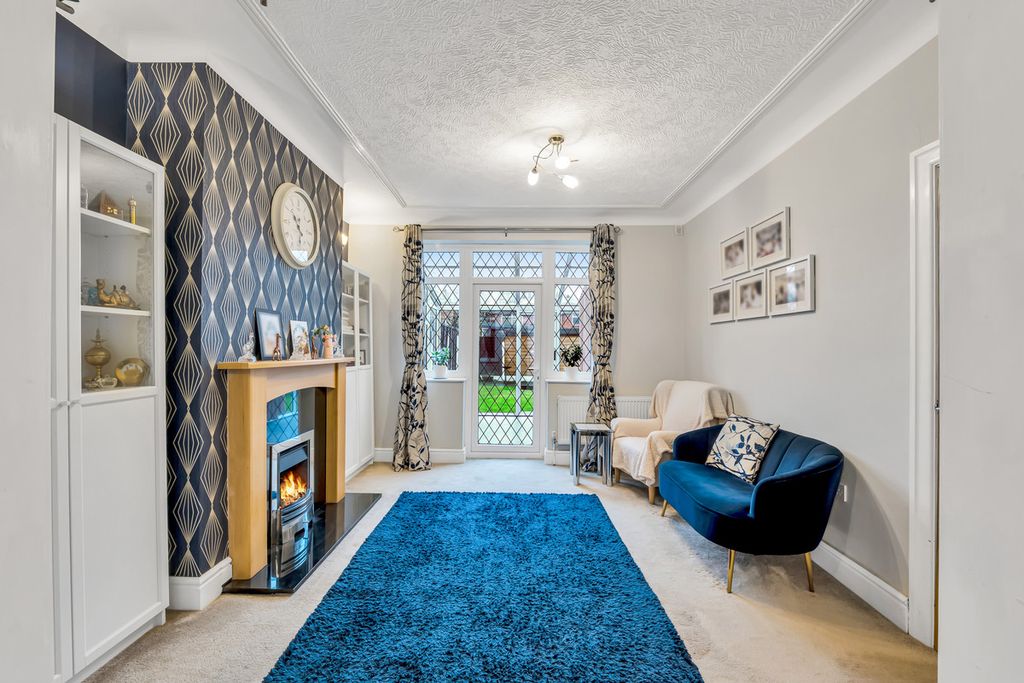 Property photo 3 of 23