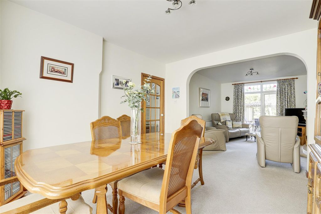 Property photo 3 of 28 17.Jpg