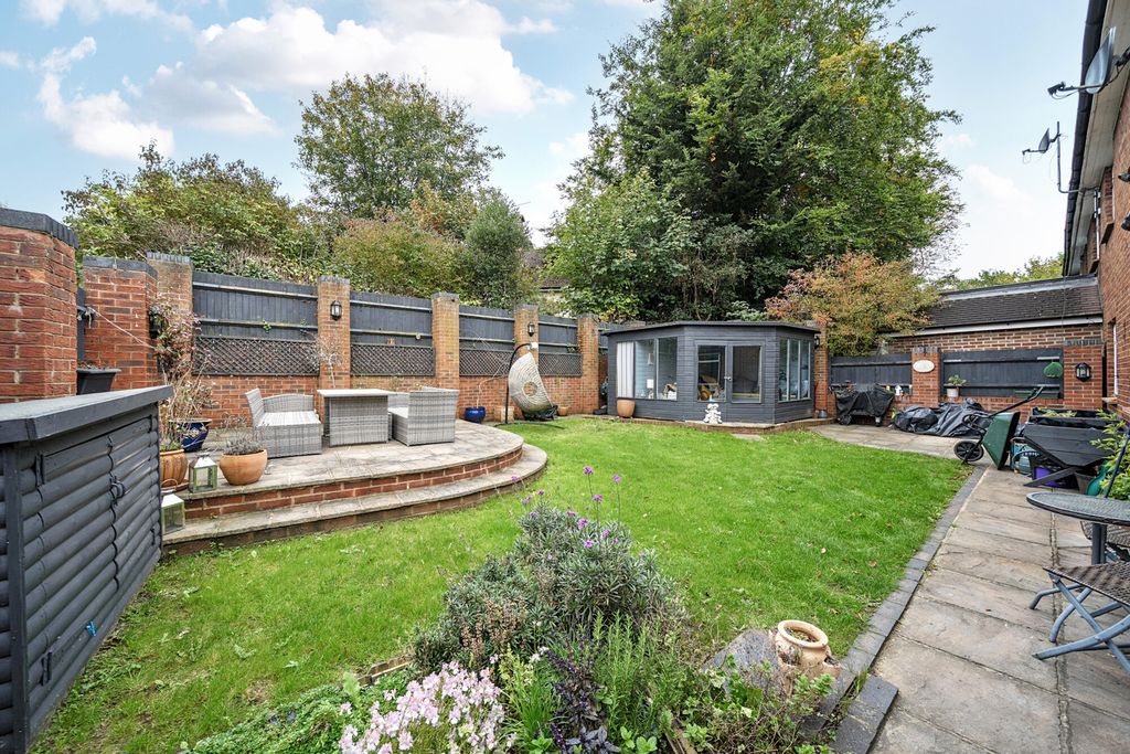 Property photo 1 of 27 Garden