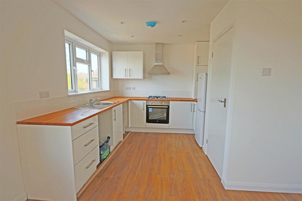 Property photo 2 of 12 Kitchen