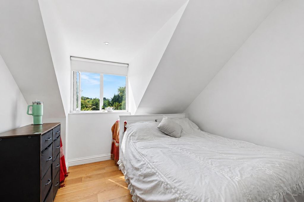 Property photo 3 of 8 Bedroom 2