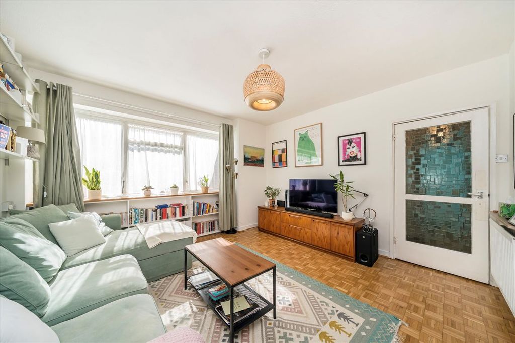 Property photo 3 of 11