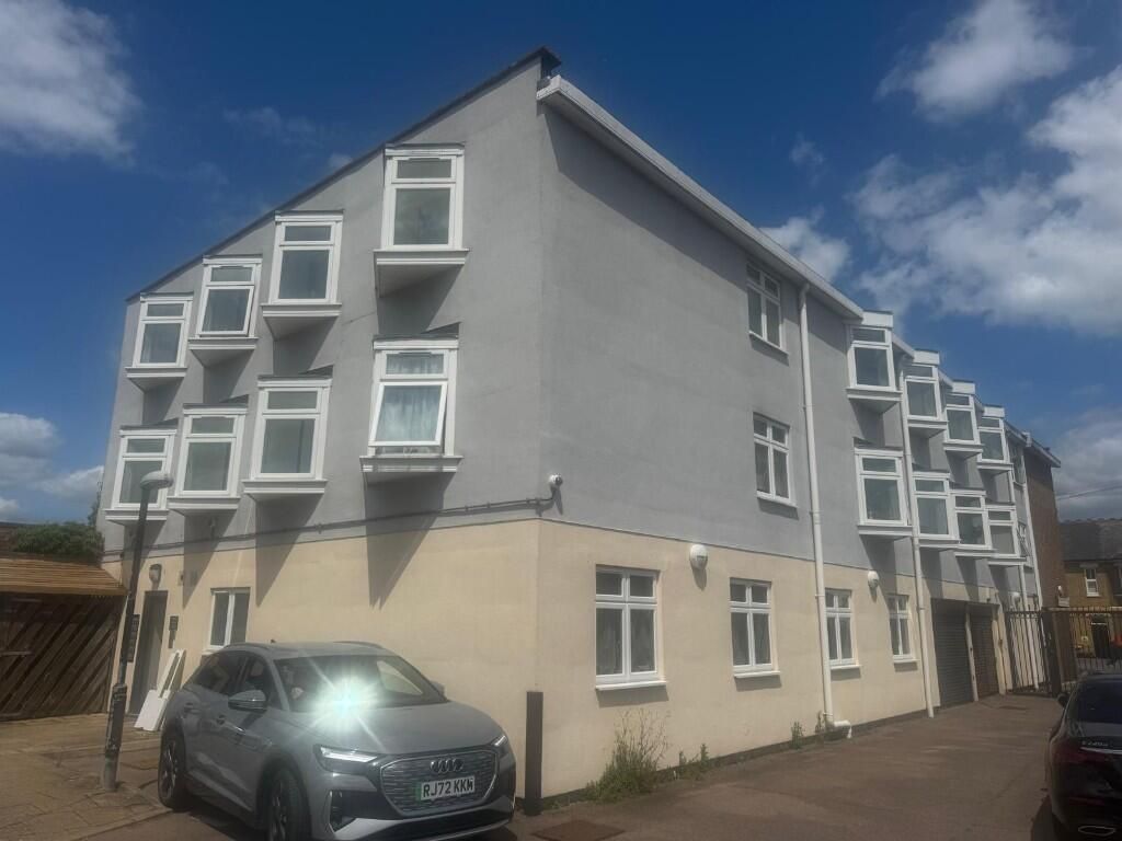 Property photo 1 of 7 Two Bedroom Flat To Rent