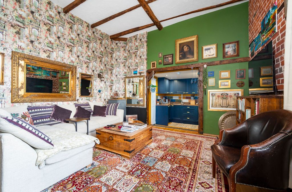 Property photo 2 of 17