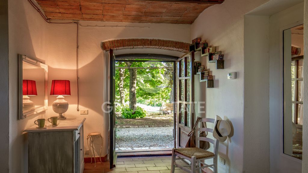 Property photo 2 of 39 Interiors