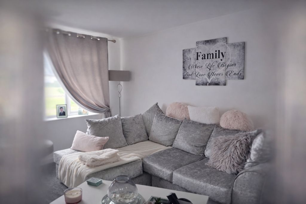 Additional image 4 of 2 bed flat for saleSavoy Court, Woolcombe Road, Portland, Dorset DT5