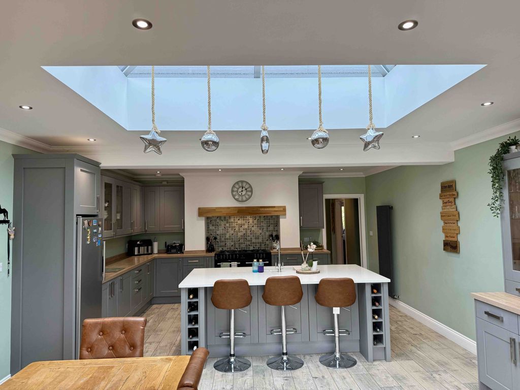 Property photo 2 of 42 Gallery