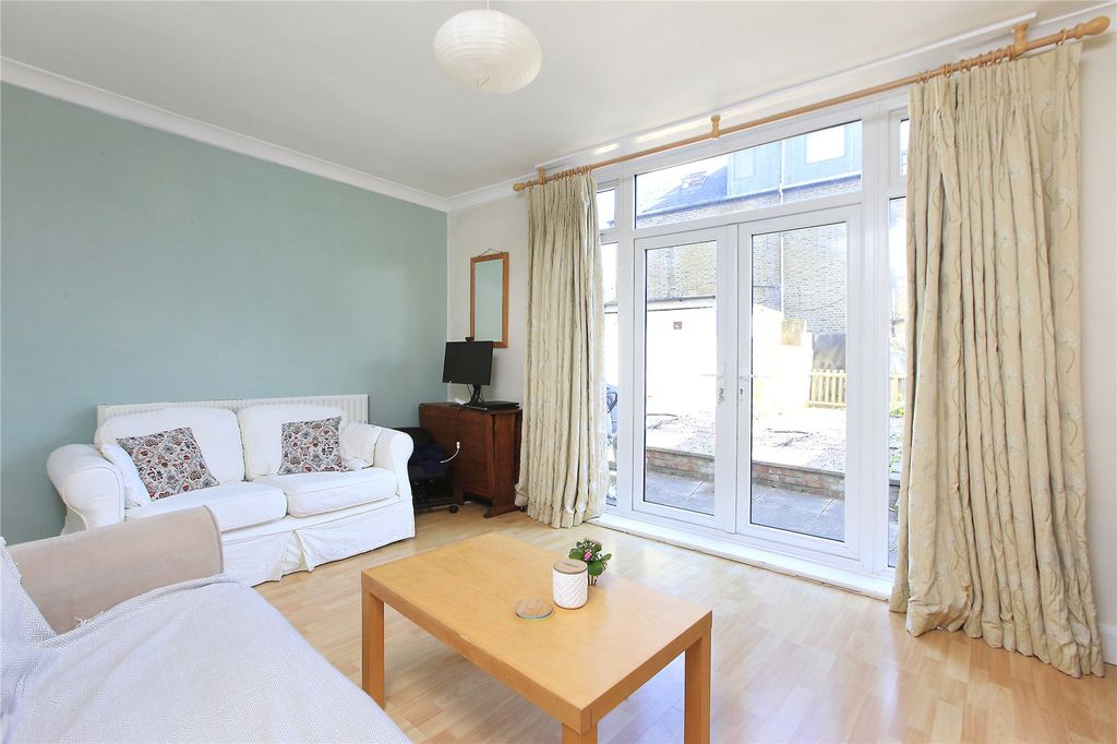 Property photo 2 of 10