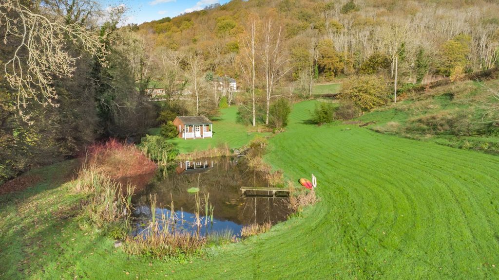 Property photo 2 of 23 Picture No. 57