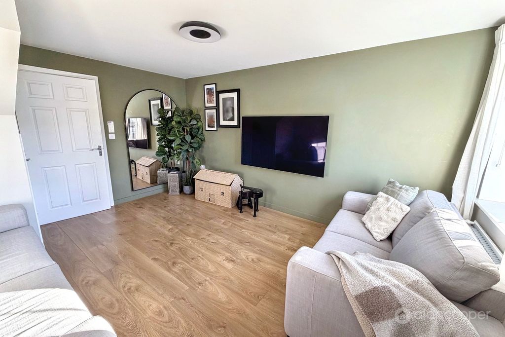 Property photo 3 of 23 4767954