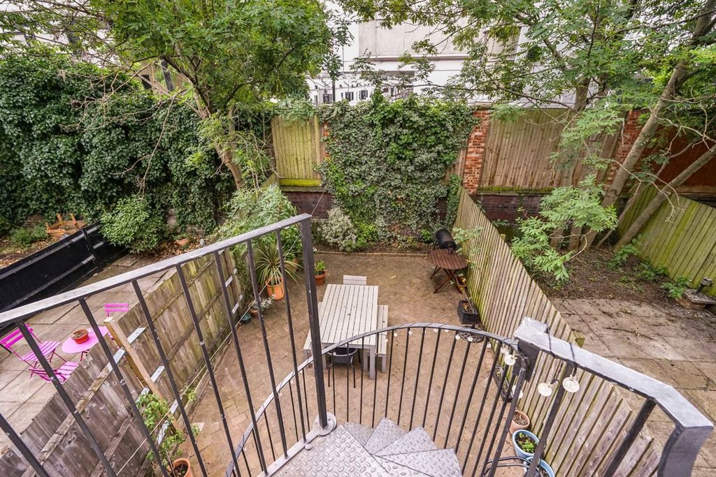 Property photo 3 of 9