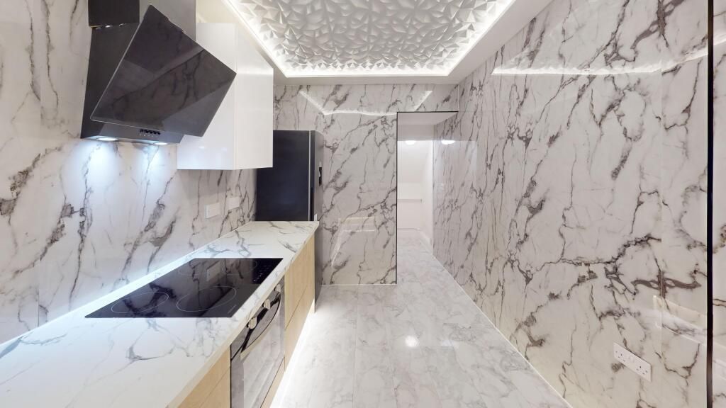 Property photo 2 of 32