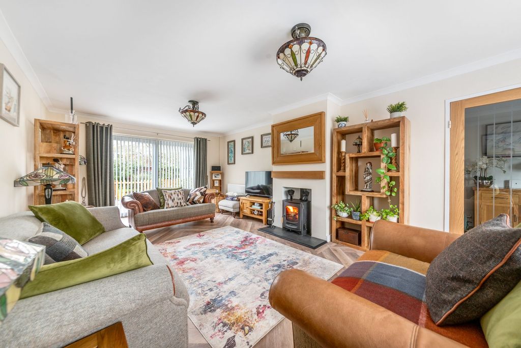 Property photo 2 of 31