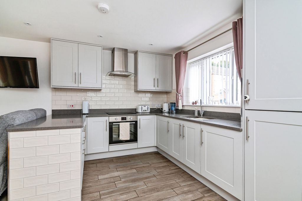 Property photo 3 of 17 Pbox-Img.Jpg