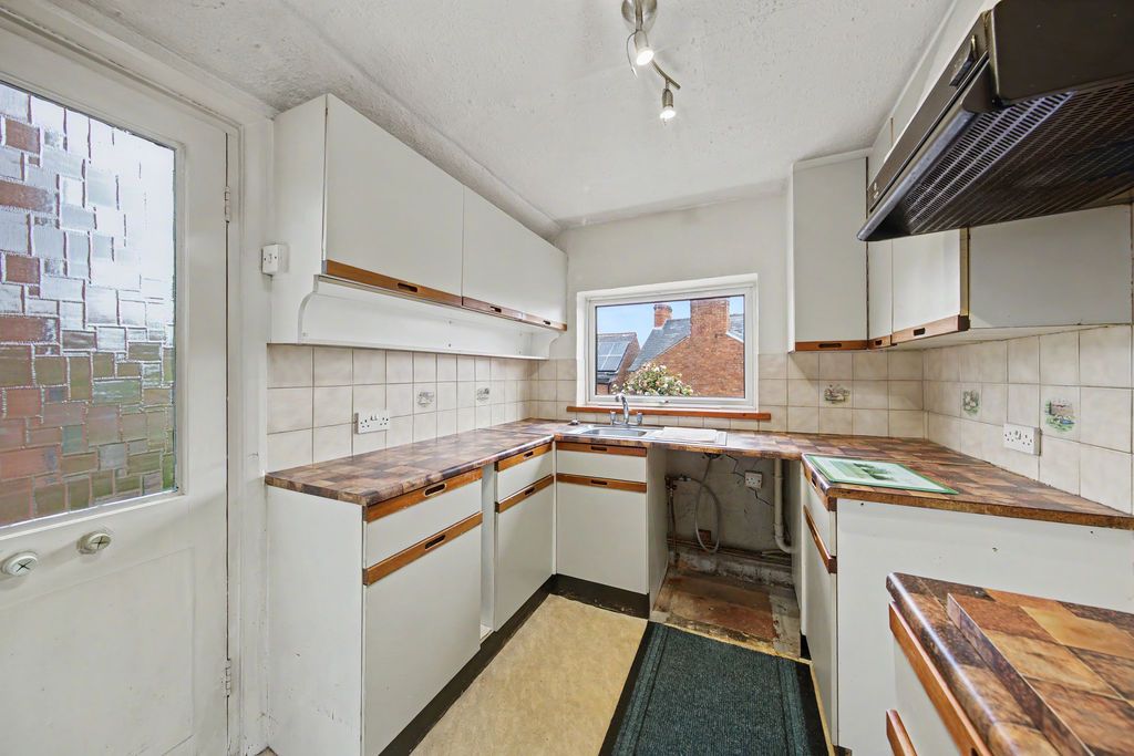 Property photo 2 of 21 Kitchen