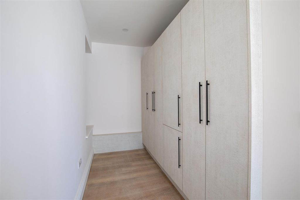Property photo 3 of 9 5Y8A8327.Jpg
