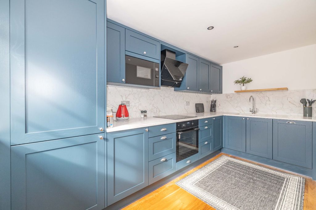 Property photo 2 of 12 Picture 2