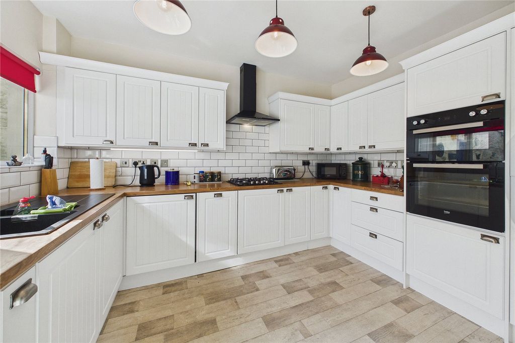 Property photo 3 of 20 Picture No. 12