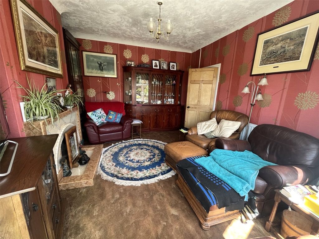 Property photo 3 of 15 Lounge