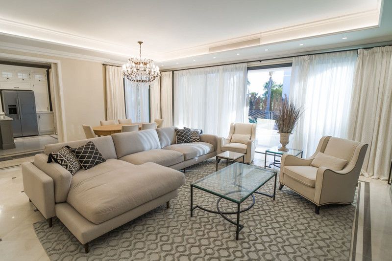 Property photo 2 of 25