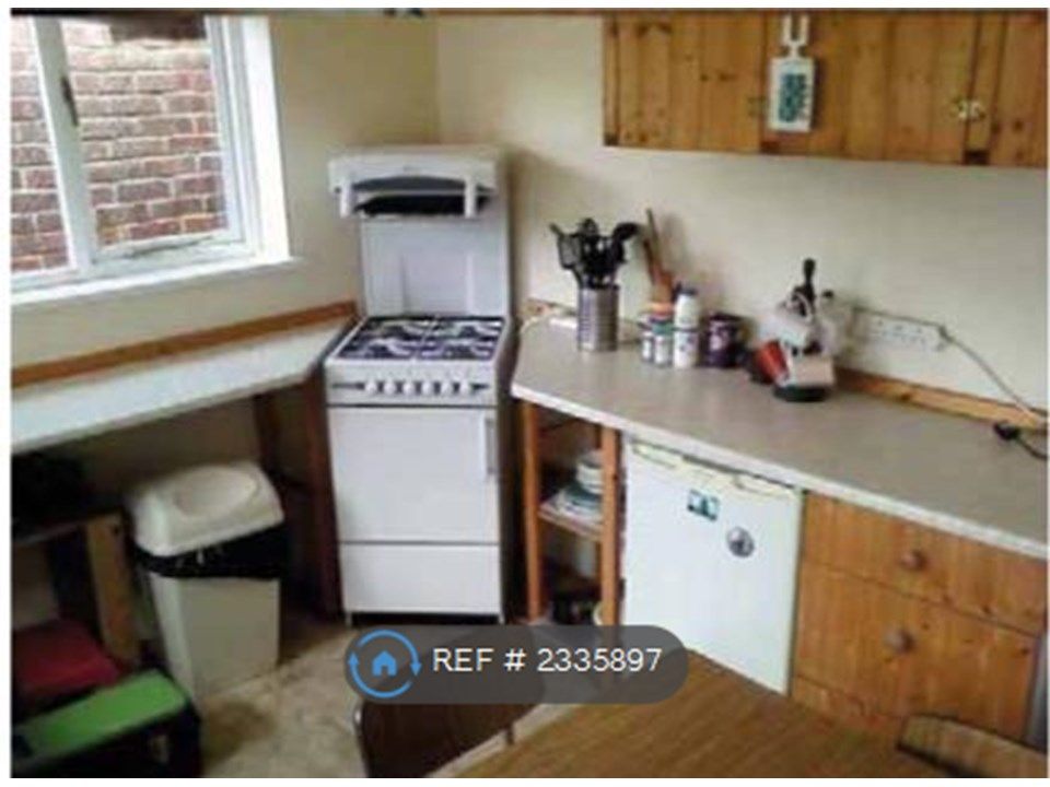 Property photo 3 of 9 Kitchen