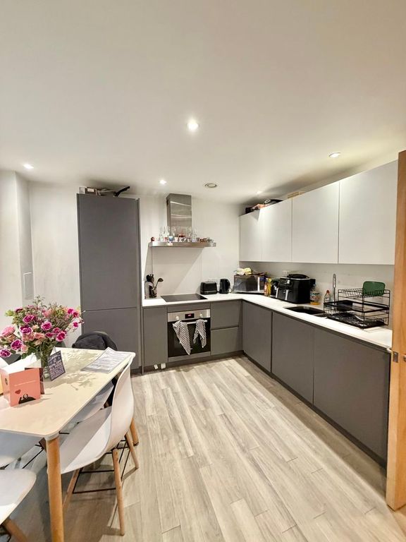 Property photo 2 of 8 Photo 6