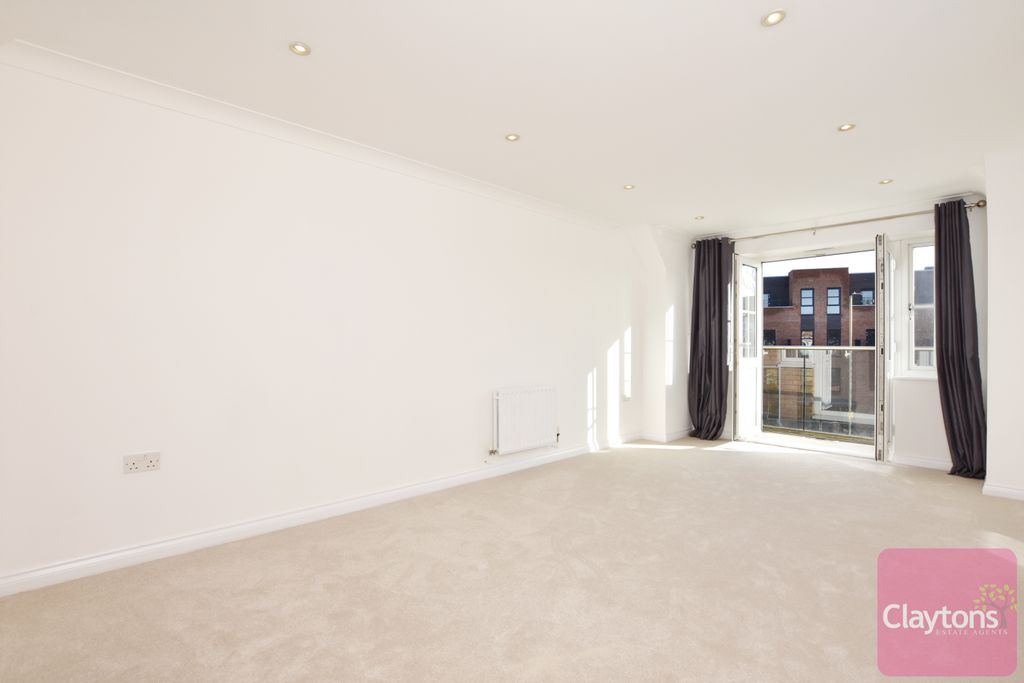 Property photo 3 of 7 Living Room