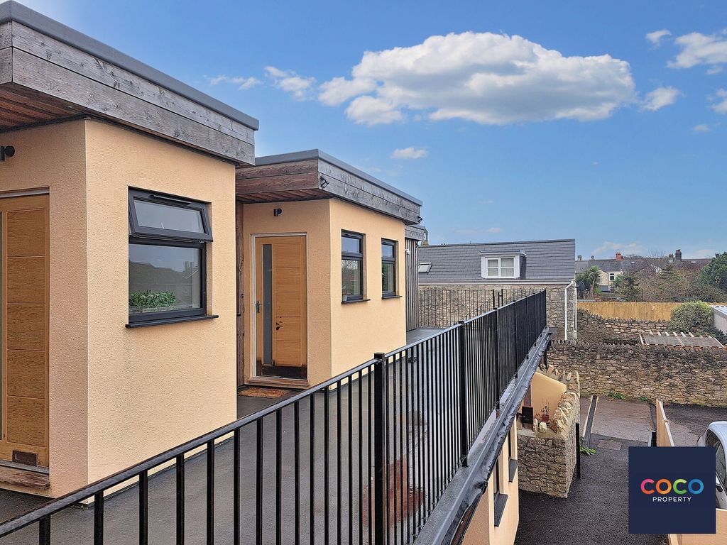 Property photo 2 of 7 Front