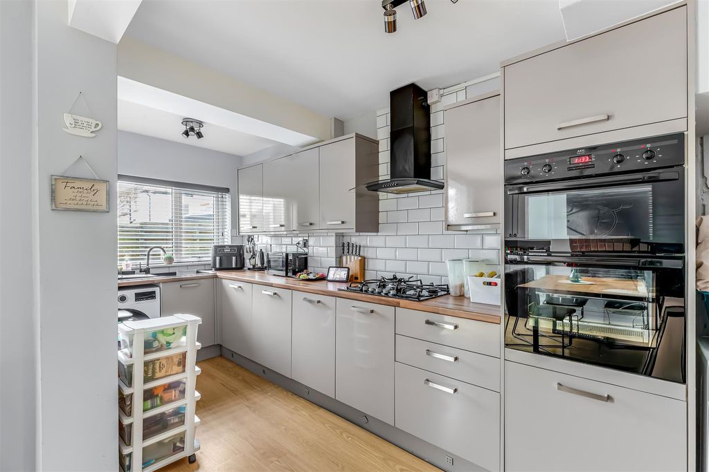 Property photo 3 of 16 Dining Kitchen 2.Jpg