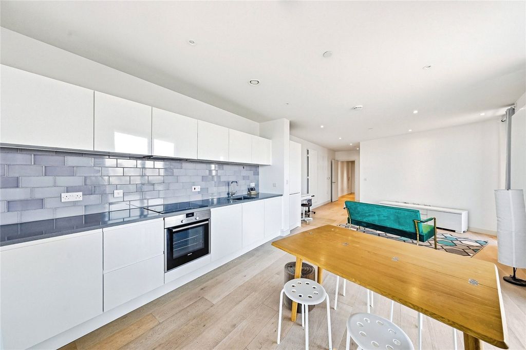 Property photo 2 of 15 Picture No. 13