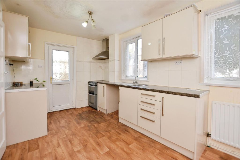 Property photo 3 of 15 Kitchen/Diner