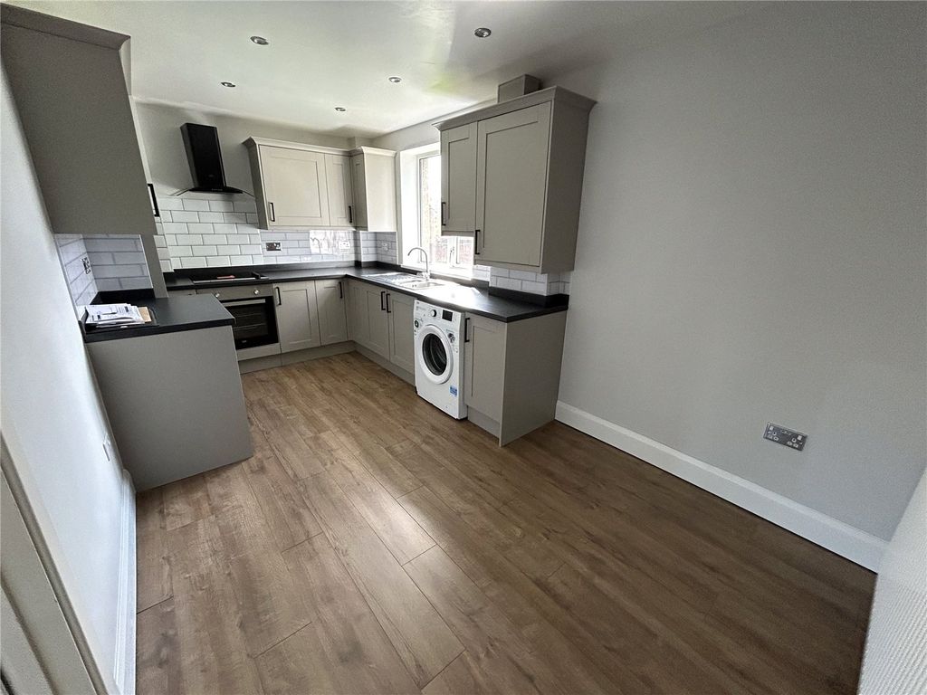 Property photo 2 of 7 Picture No. 14