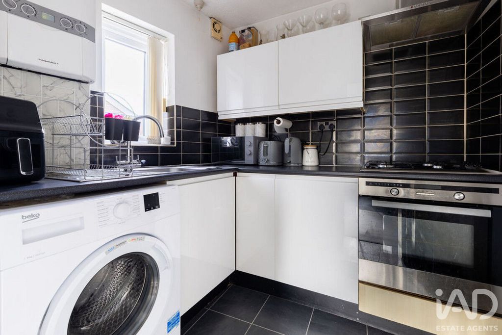 Property photo 3 of 10