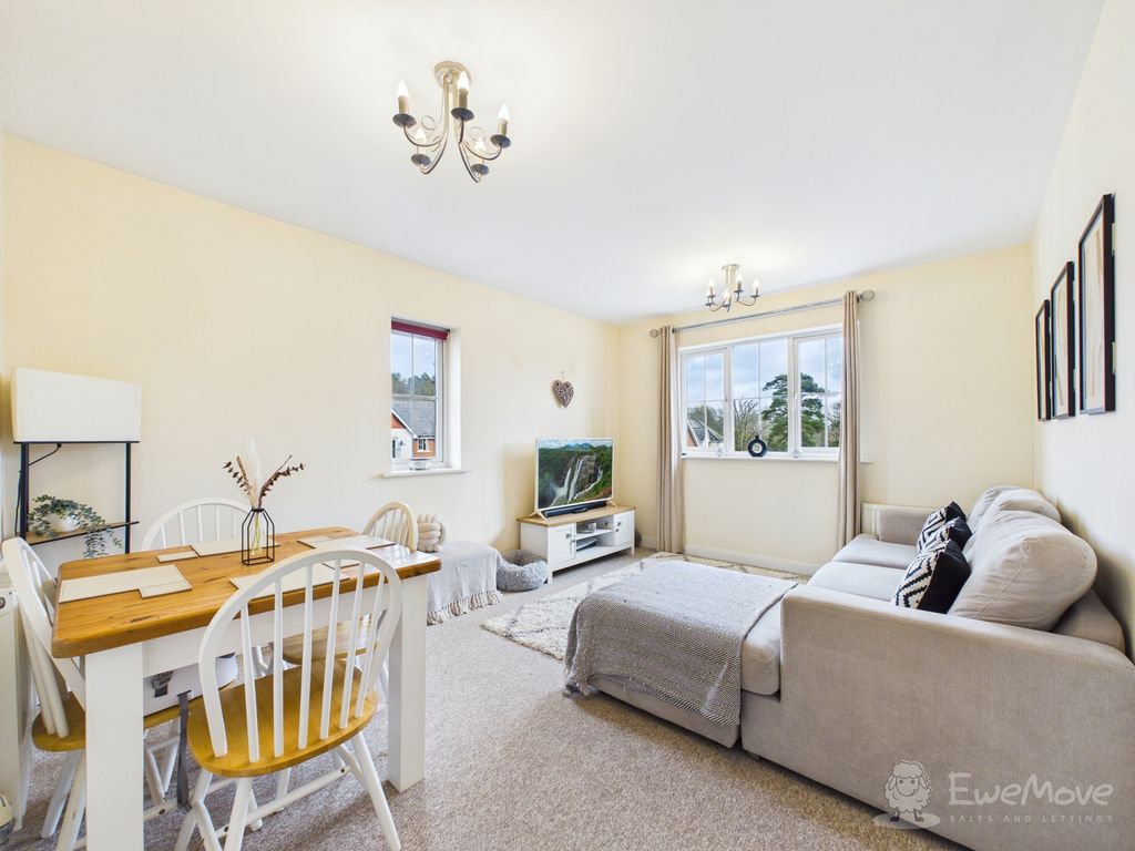 Property photo 2 of 8 Living Area