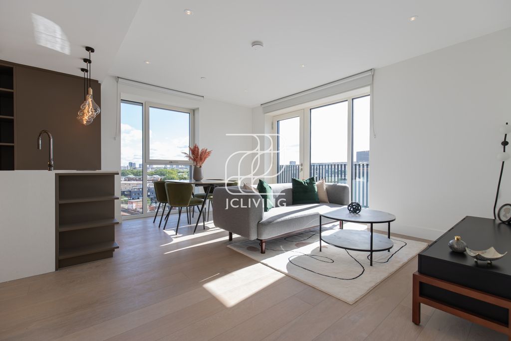 Property photo 1 of 16 Cascade Apartments, Cascade Way, London  W12
