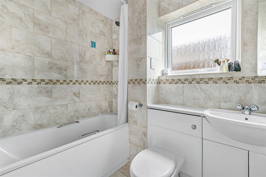 Property photo 3 of 10 8_55824.Jpg