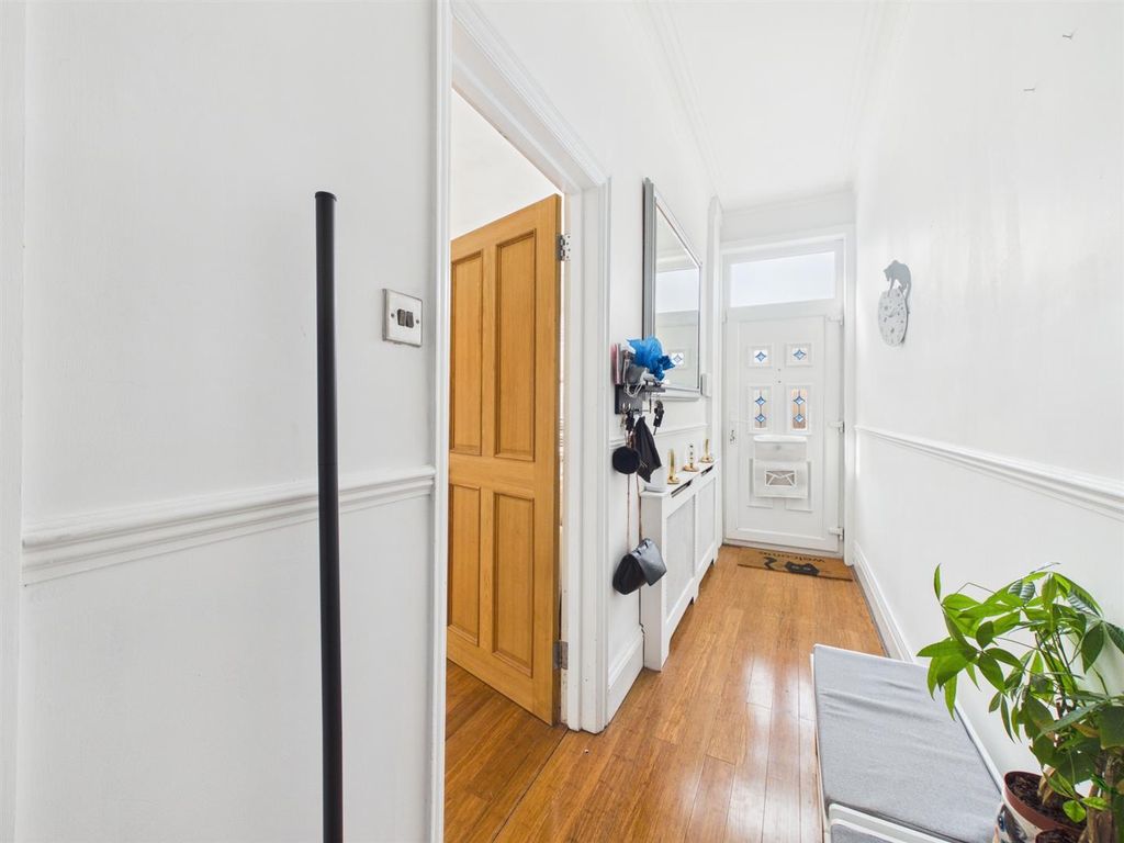Property photo 2 of 44 Cam03844G0-Pr0531-Still027.Jpg
