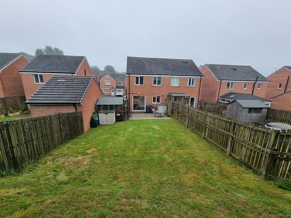 Property photo 2 of 17 Outside