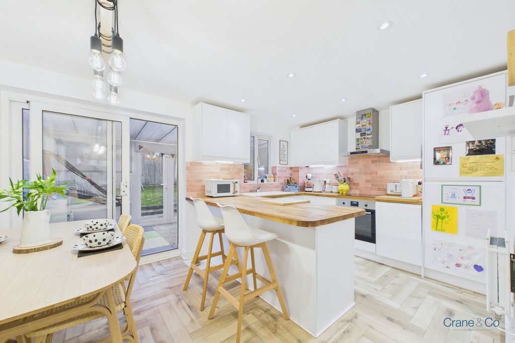 Property photo 2 of 22