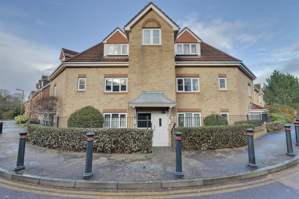 Property photo 1 of 18 Front