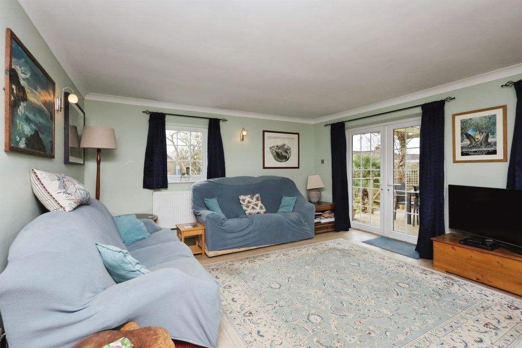 Property photo 3 of 27