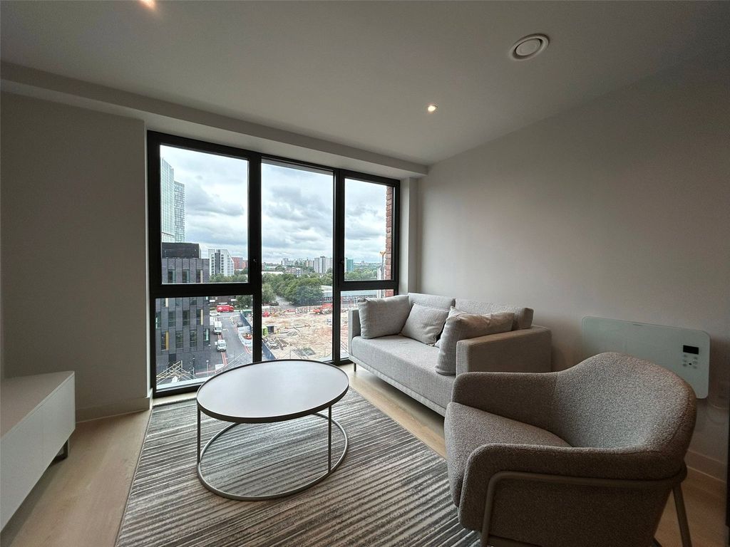 Property photo 2 of 28 Picture No. 04